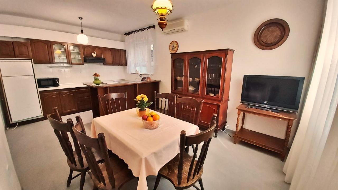 Apartment Cedo Omiš Kültér fotó